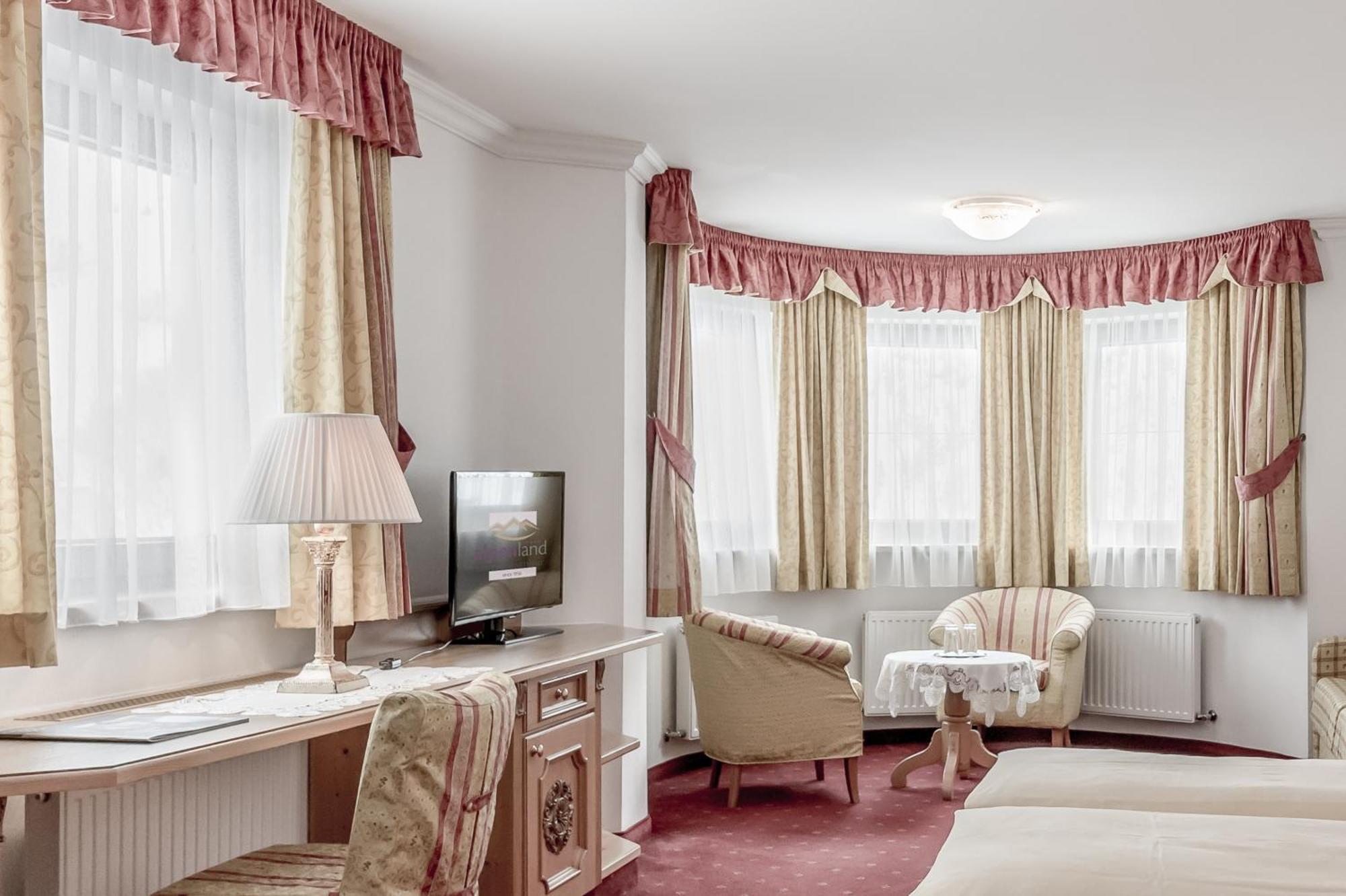 Hotel Alpenland اوبرغورغل المظهر الخارجي الصورة